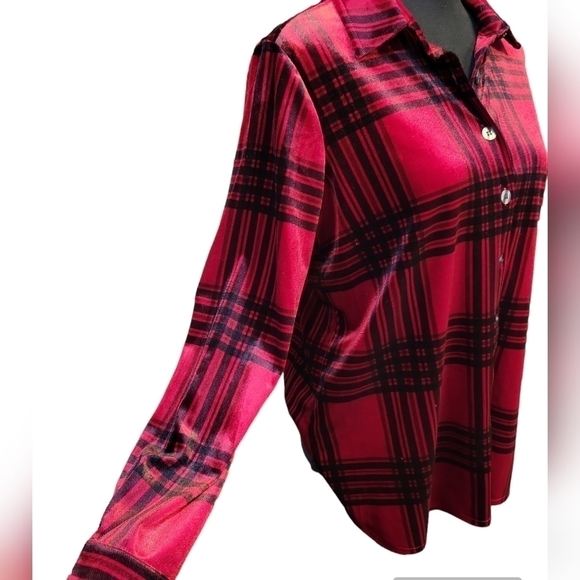 Intro Velvet black & red 95% polyester 5% spandex button up Plaid shirt Size PM - Picture 4 of 7